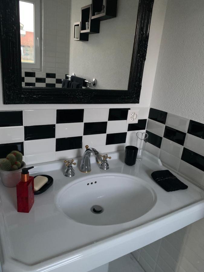 Ferienwohnung Au Bord De L'Eau Orpund Exterior foto