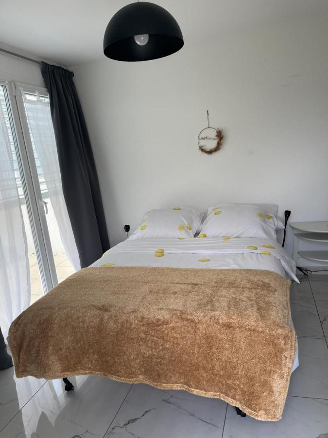 Ferienwohnung Au Bord De L'Eau Orpund Exterior foto
